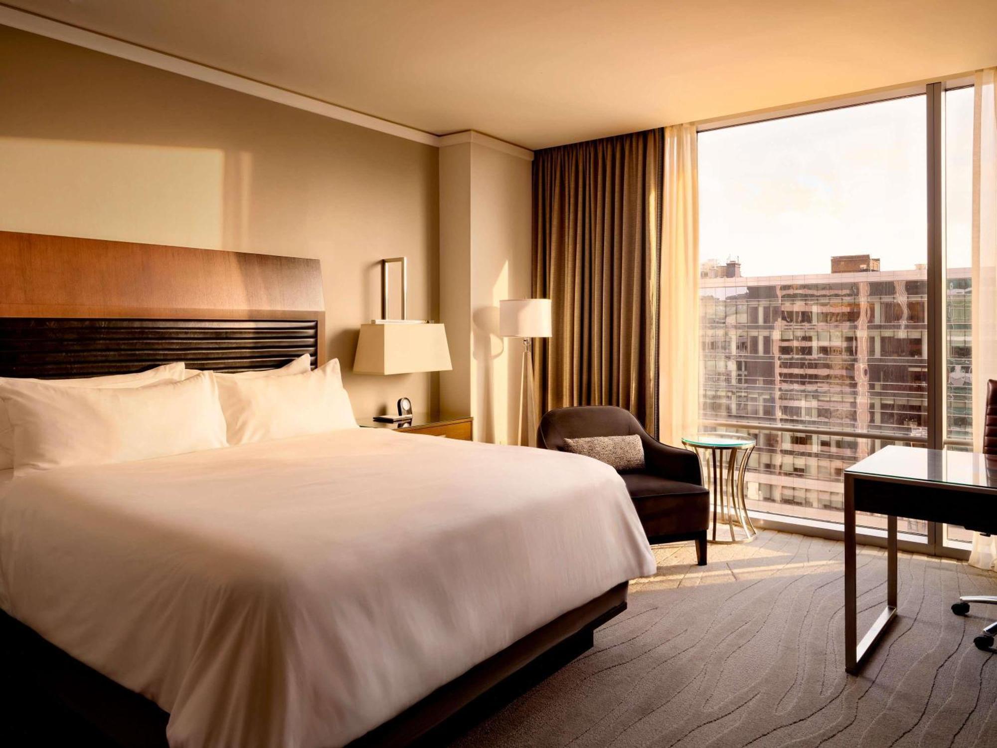 Fairmont King Room City View