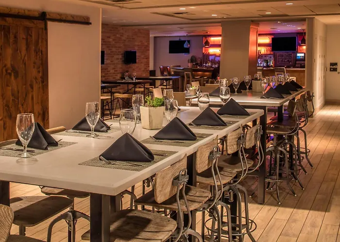 Doubletree By Hilton Hotel & Suites Pittsburgh Downtown